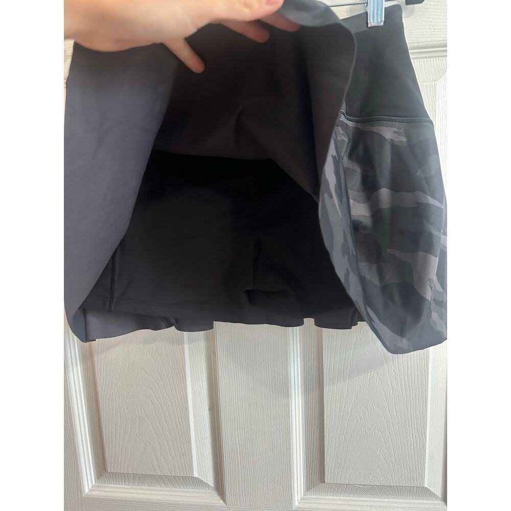 Athleta NWT Match Point Printed Skort 13.5” Black Camo Sz S Tennis Skirt - Picture 6 of 7